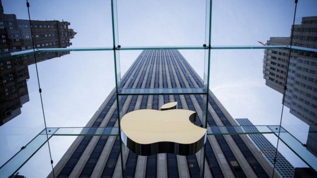 С началом продаж iPhone X акции Apple резко выросли