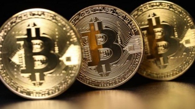 Стоимость биткоина превысила $ 16000