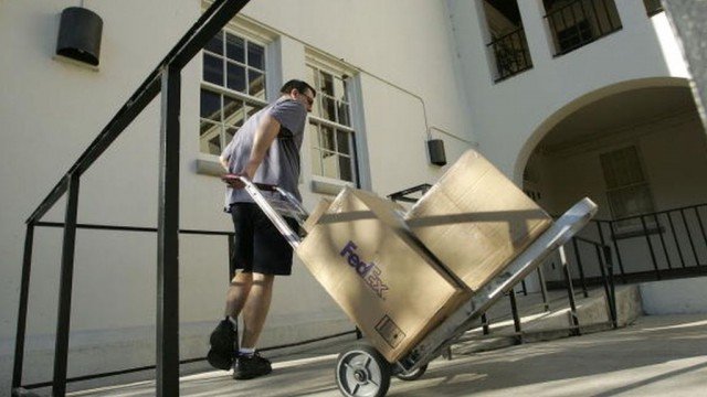 Новые правила посылок из-за рубежа будут действовать с 2019