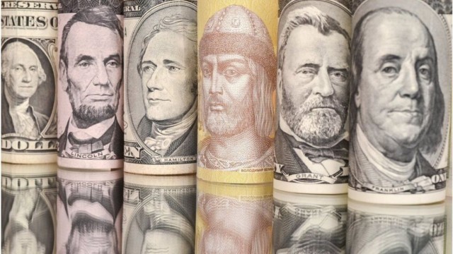 Долги и гривна: пик или пике?