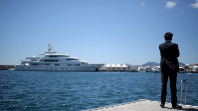 Oxfam: 82% мирового богатства - в руках только 1% людей