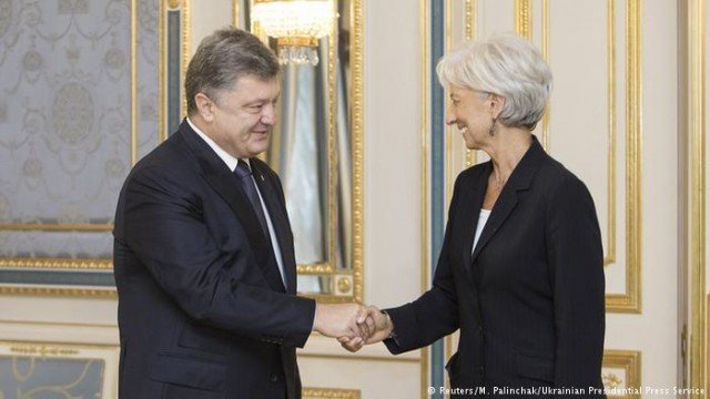 Покер с МВФ: на что рассчитывает Порошенко?