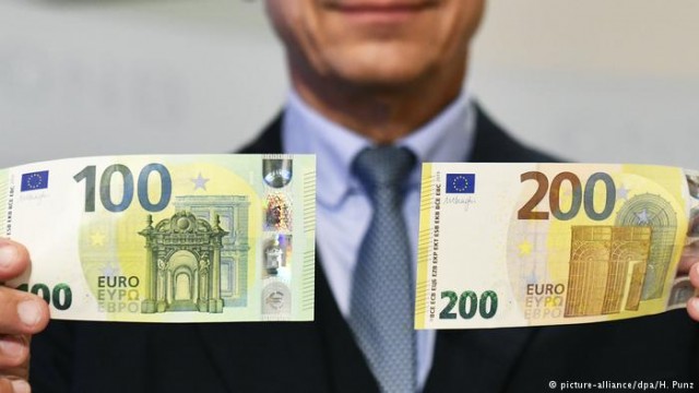 ЕЦБ представил новые банкноты номиналом 100 и 200 евро