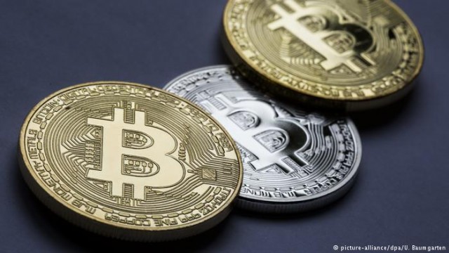 Курс биткоины упал ниже пяти тысяч долларов