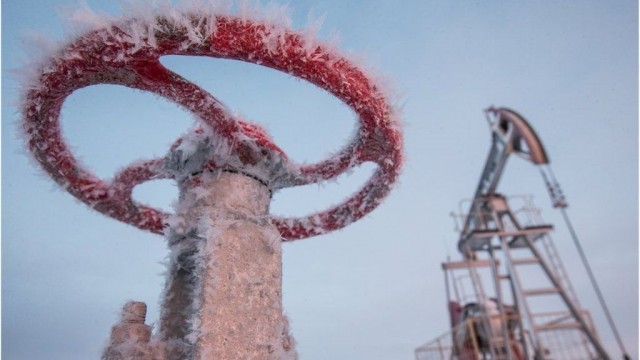 Почему подешевела нефть: стоимость Brent упала ниже 60 долларов