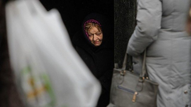 62 гривны под елку пенсионеру. Что еще изменится с 1 декабря?