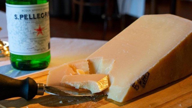 Идеальный продукт с тысячелетней историей: почему пармезан так популярен