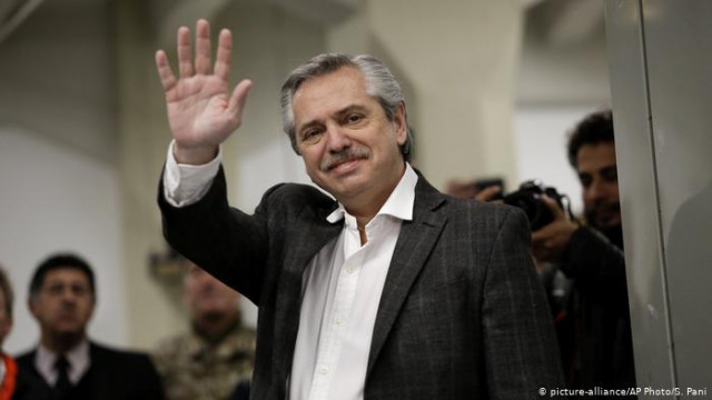 Акции и валюта в Аргентине упали на треть на фоне результатов праймериз