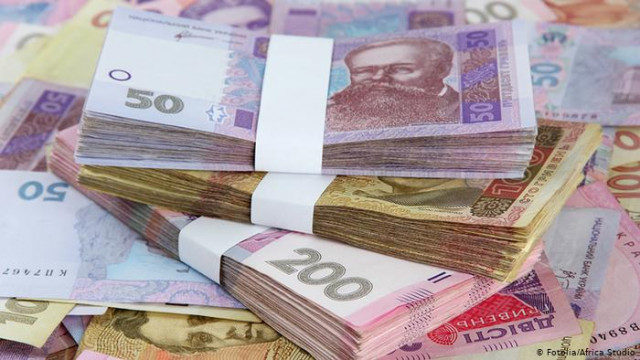 125 миллиона гривен Правительство Украины ограничил зарплаты руководителям госкомпаний