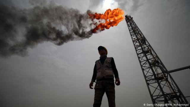 Страны ОПЕК + договорились об историческом сокращение добычи нефти