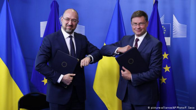 Украина подписала соглашение с ЕС о кредите на 12 миллиарда евро