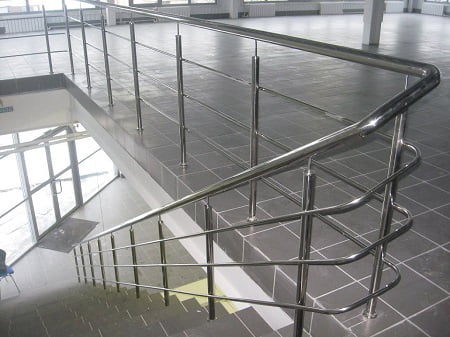 Перила и лестничные ограждения из нержавеющей стали