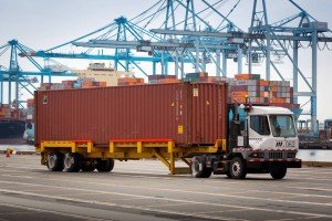 Перевозки снижаются на фоне неопределенности тарифов в секторе грузоперевозок