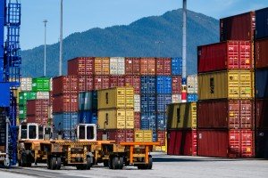 Заказы на основные капитальные товары растут в октябре, поскольку тарифная неопределенность снижается